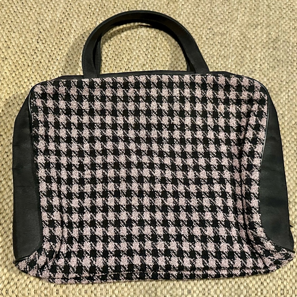 Women’s Cosmetic Bags / Zippered Lancôme Makeup Bag / 2 Inner Clear Compartments